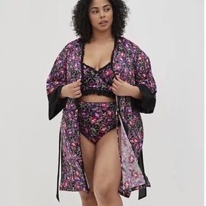 Torrid Black Floral Print Kimono Sleeve Midi Satin Robe NWT